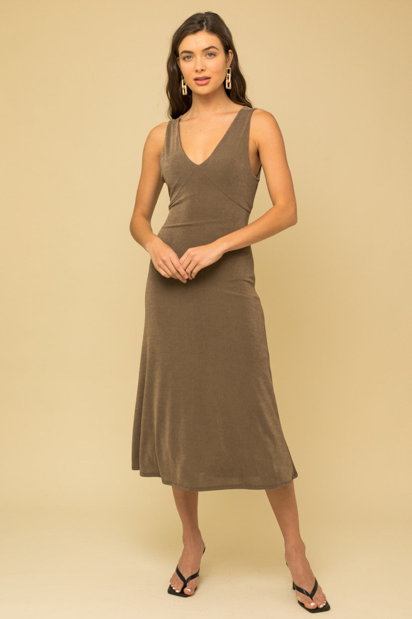 Sleeveless Midi Dress – Wood